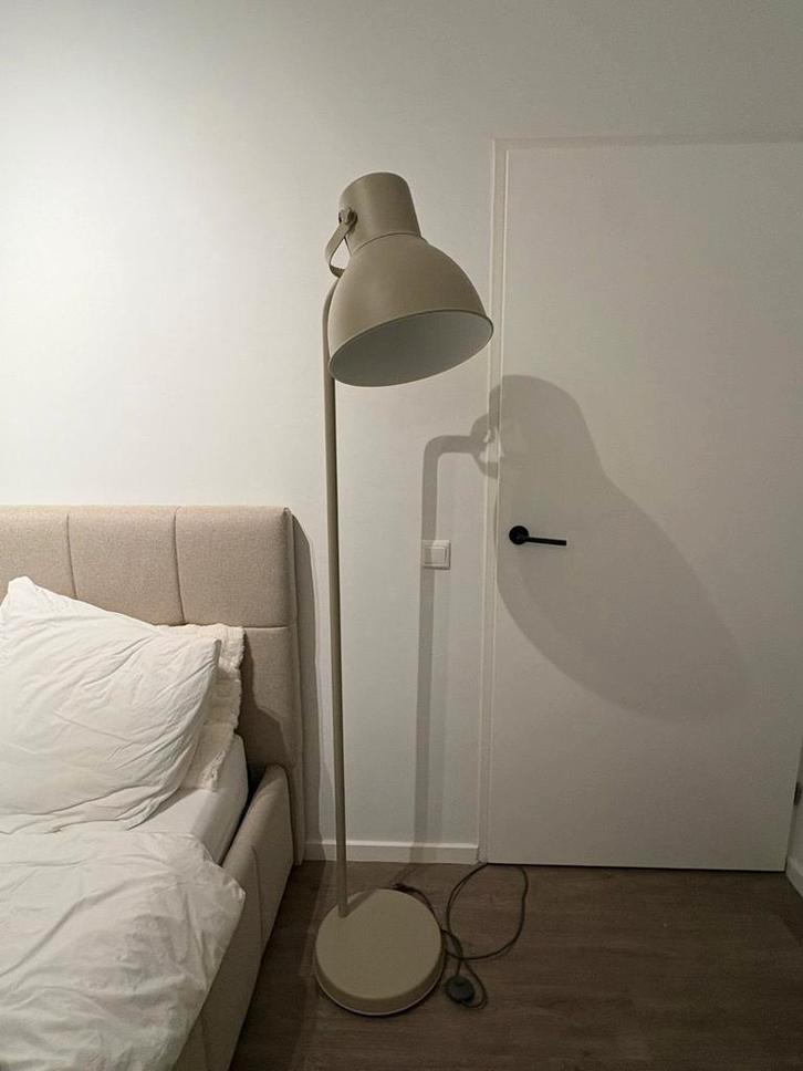 Mooie IKEA Lamp - Zo Goed Als Nieuw! Hektar vloerlamp, Huis en Inrichting, Lampen | Vloerlampen, Ophalen