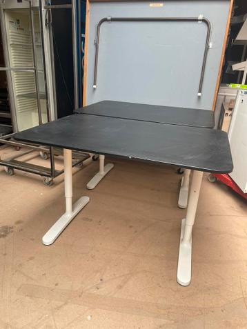 Twee bekant bureau’s ikea - afbeelding 1