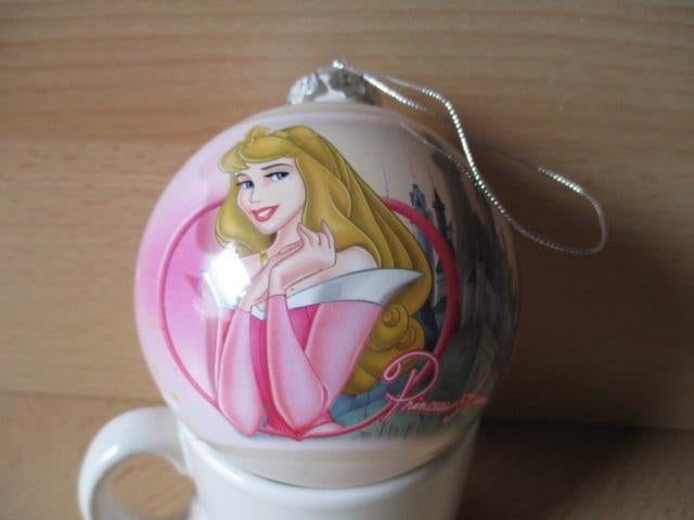 Disney Doornroosje Aurora glazen kerstbal, Ophalen of Verzenden, Overige figuren, Zo goed als nieuw, Beeldje of Figuurtje