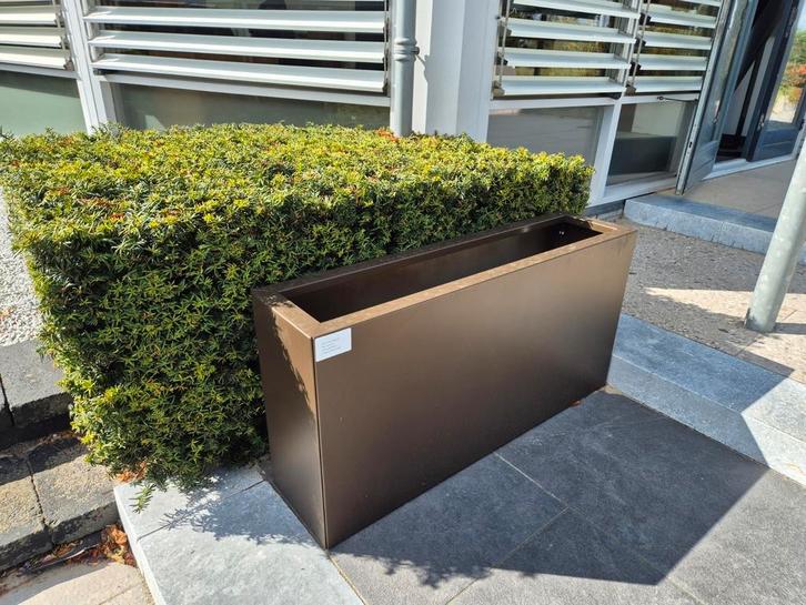 Ijzeren bloembakken in 6 verschillen kleuren en maten, Tuin en Terras, Bloembakken en Plantenbakken, Nieuw, Metaal, Minder dan 30 cm
