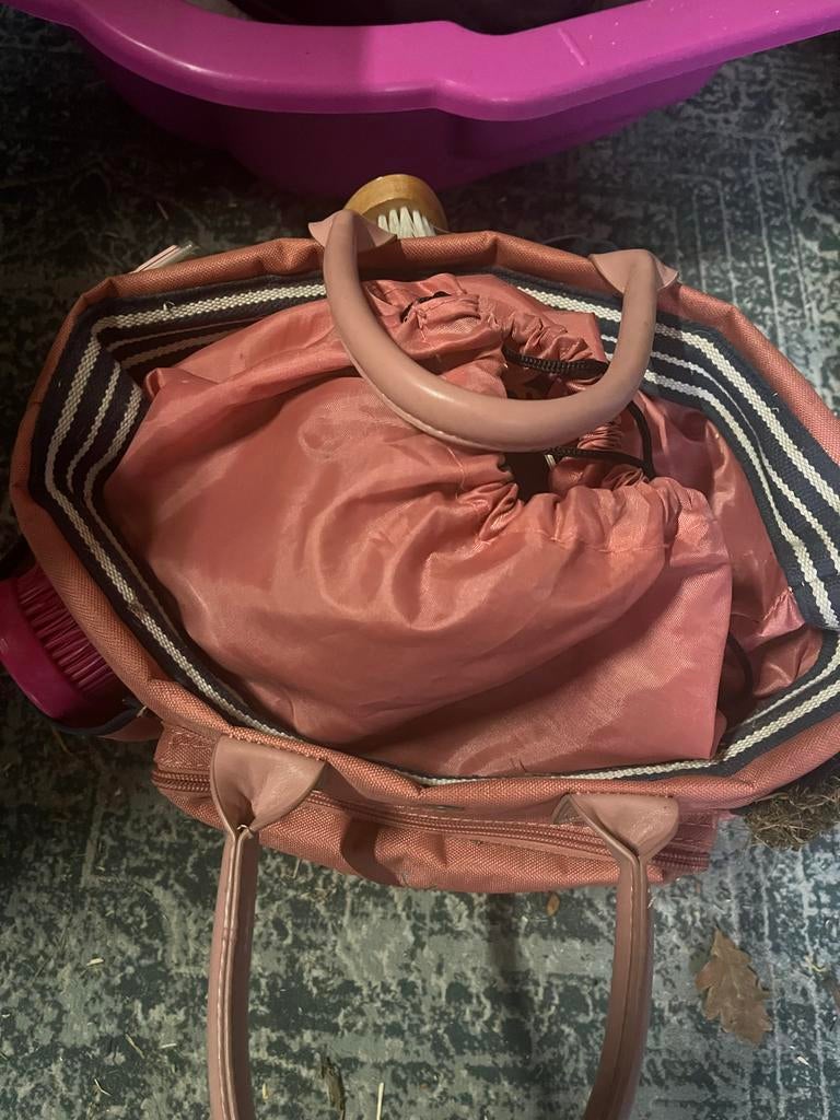 Poetstas met benodigdheden, Dieren en Toebehoren, Paarden en Pony's | Overige Paardenspullen, Gebruikt, Overige soorten, Ophalen