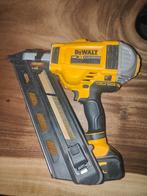 DeWalt DCN692 Spijkerpistool + 2 dozen spijkers, Doe-het-zelf en Verbouw, Gereedschap | Boormachines, Ophalen of Verzenden, Gebruikt