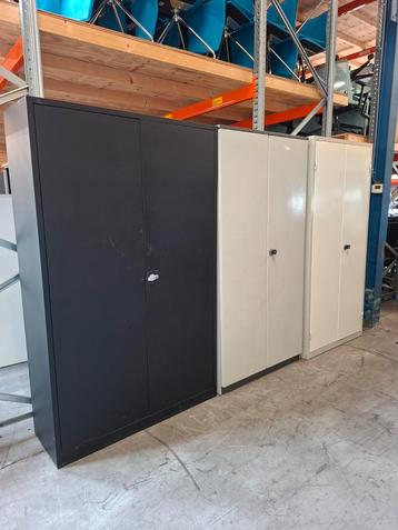 AANBIEDING diverse Draaideurkasten | Garage kasten op=op beschikbaar voor biedingen