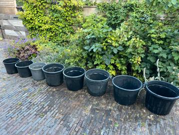 8 kunststof planten bakken, plant kuipen, diverse maten beschikbaar voor biedingen
