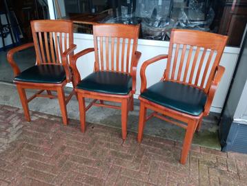 horeca/café restaurant stoelen en tafels beschikbaar voor biedingen