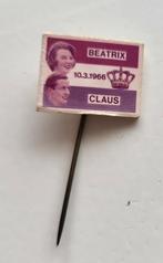 Speldje / pin huwelijk prinses Beatrix en prins Claus 1966, Ophalen of Verzenden, Gebruikt, Speld(je) of Lepel(tje)