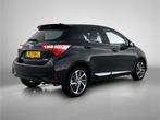 Toyota Yaris 1.5 Hybrid Premium | Panoramadak | Parkeersenso, Auto's, 12 maanden, Gebruikt, 4 cilinders, Leder en Stof