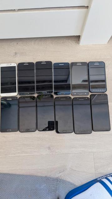Partij van 12 werkende samsung beschikbaar voor biedingen