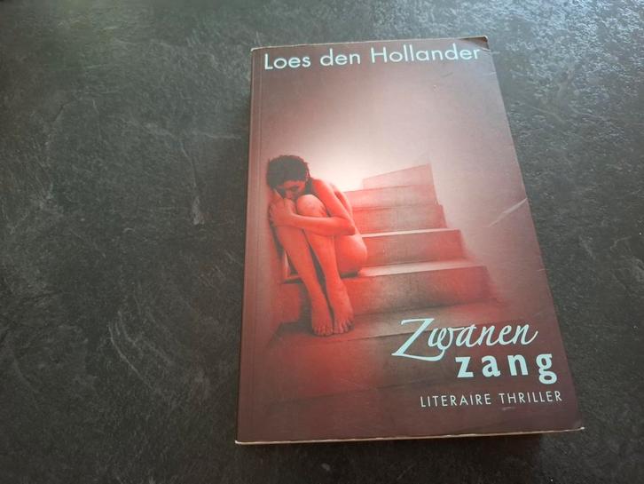 Loes den Hollander - Zwanenzang, Boeken, Thrillers, Zo goed als nieuw, Ophalen of Verzenden