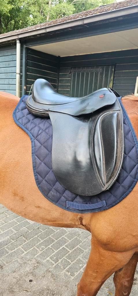 Strada IC en Equestor 17", Dieren en Toebehoren, Paarden en Pony's | Zadels, Gebruikt, Dressuur, Ophalen of Verzenden