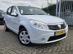 Dacia Sandero 1.2 Lauréate Airco (bj 2009), Auto's, Dacia, Voorwielaandrijving, Stof, Gebruikt, Wit