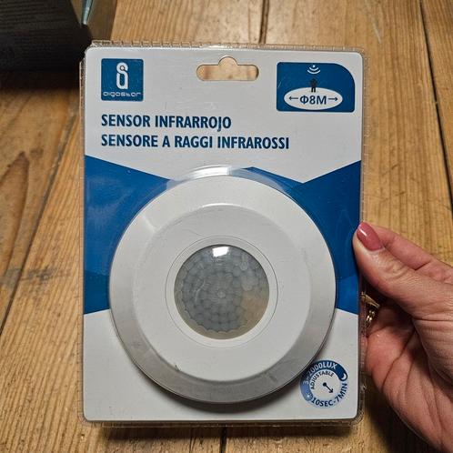 Bewegingssensor wit Motion Sensor infrared Aigostar, Doe-het-zelf en Verbouw, Alarmsystemen, Nieuw, Detector, Sensor of Melder