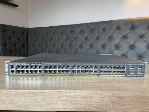 Cisco Catalyst 2960-X Series 48 ports POE WS-C2960X-48FPS-L, Computers en Software, Netwerk switches, Zo goed als nieuw, Ophalen of Verzenden