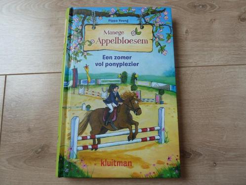 Boek manege appelbloesem een zomer vol pony plezier, Boeken, Kinderboeken | Jeugd | onder 10 jaar, Zo goed als nieuw, Fictie algemeen