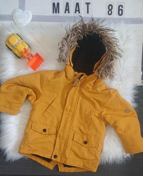 Jas Hema okergeel zwart maat 86, Kinderen en Baby's, Babykleding | Maat 86, Jongetje, Jasje, Ophalen of Verzenden