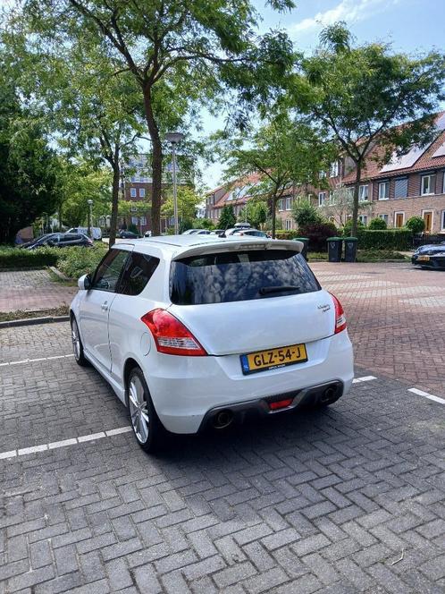 Suzuki Swift 1.6 3D Sport 2015 Wit, Auto's, Suzuki, Bedrijf, Swift, ABS, Airbags, Airconditioning, Alarm, Bluetooth, Bochtverlichting