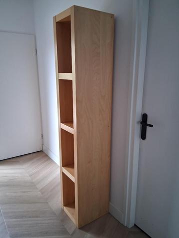 open kast voor boeken, beelden etc. beschikbaar voor biedingen