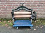 Antieke gietijzeren Mangel waswringer, Ophalen