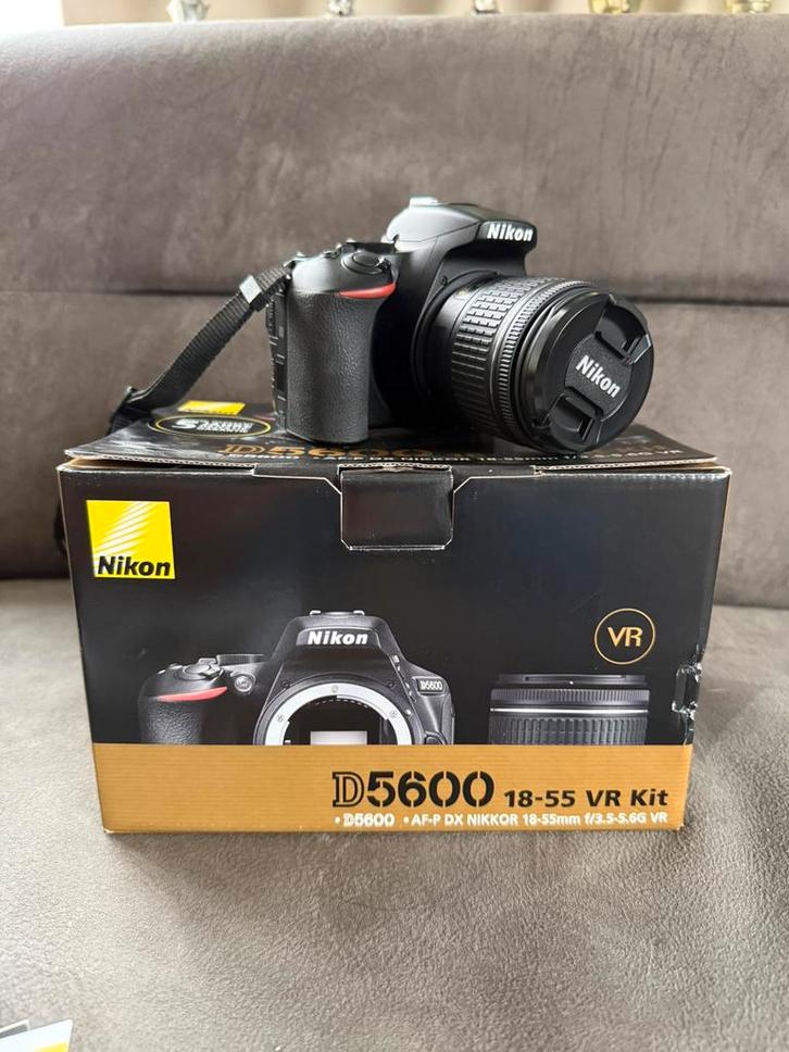 Nikon D5600 + AF-P DX 18-55mm G VR, Audio, Tv en Foto, Fotocamera's Digitaal, Zo goed als nieuw, Spiegelreflex, Nikon, Geen optische zoom