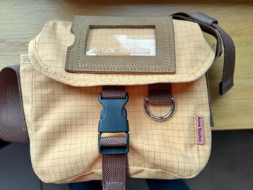 Acne Studios tas beschikbaar voor biedingen