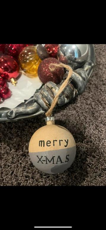 Houten Merry x mas kerstbal beschikbaar voor biedingen