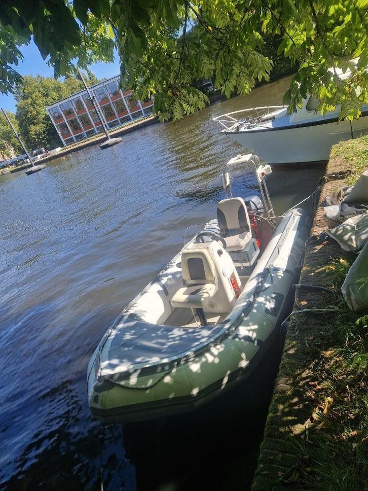 RibAvon navigatie beugel 4 meter lang Bluetooth radio4x60w, Watersport en Boten, Rubberboten, Gebruikt, Overige merken, Airdeck