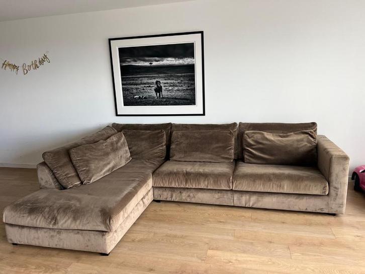 Luxe Richmond velvet hoekbank – Taupe – Topstaat!, Huis en Inrichting, Banken | Bankstellen, Gebruikt, Hoekbank, Vierpersoons of meer