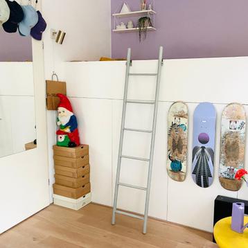 grijze metalen TRAP LADDER voor hoogslaper bed  beschikbaar voor biedingen