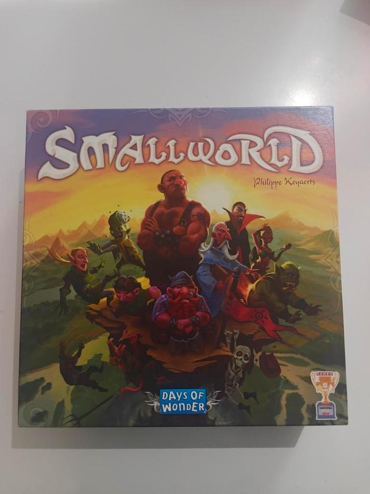 Smallworld Bordspel - Verover de wereld!, Hobby en Vrije tijd, Gezelschapsspellen | Bordspellen, Gebruikt, Een of twee spelers