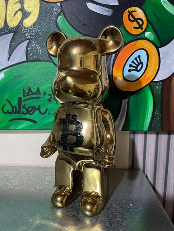 Bitcoin bearbrick piggybank beschikbaar voor biedingen