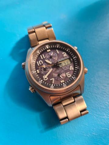Vintage Casio Overland Wave Ceptor horloge.  beschikbaar voor biedingen