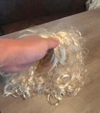 Blond krullend haar - pruik, Ophalen of Verzenden, Gebruikt, Materiaal