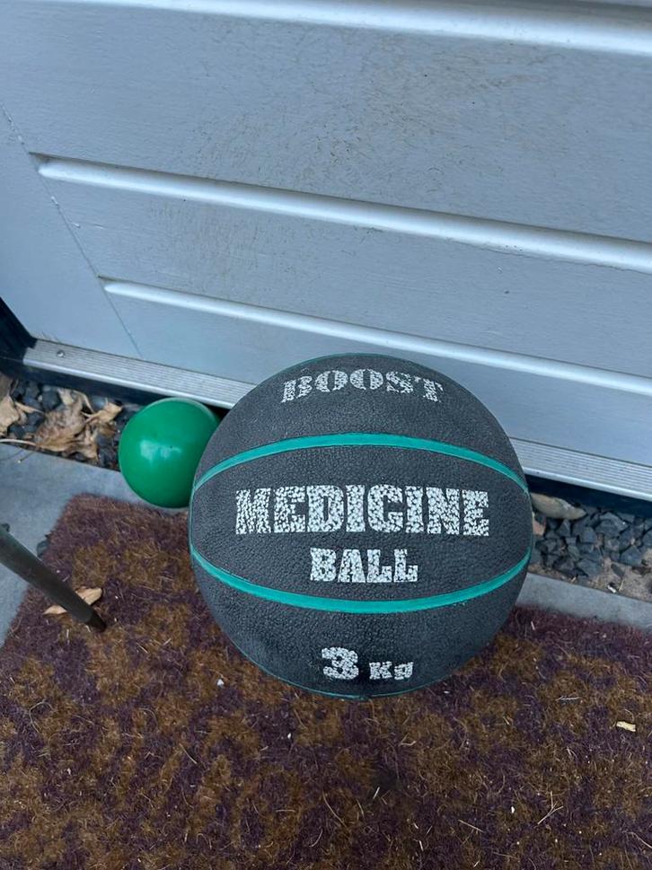 Medicine bal 3KG van BOOST, Sport en Fitness, Loopsport en Atletiek, Zo goed als nieuw, Spikes, Overige merken, Ophalen