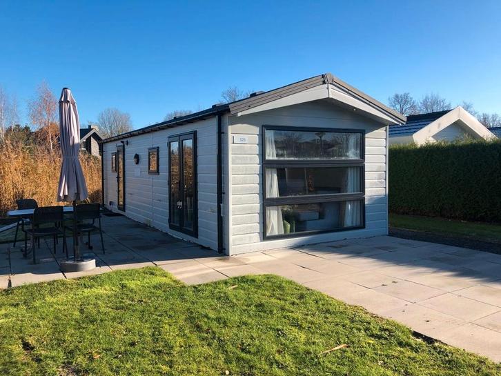 Te koop chalet EuroParcs Zuiderzee Eigen grond aan het water, Caravans en Kamperen, Stacaravans, tot en met 4, Ophalen