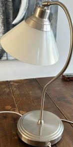 IKEA Kroby-lamp melkglazen kap &chromen roestvrijstalen voet, Huis en Inrichting, Lampen | Tafellampen, Ophalen of Verzenden, Zo goed als nieuw