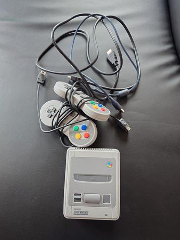 Mini SNES met controllers