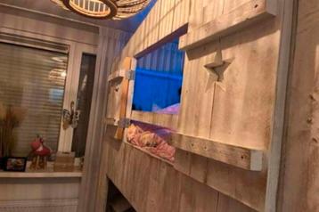 Kinderbed hoogslaper beschikbaar voor biedingen