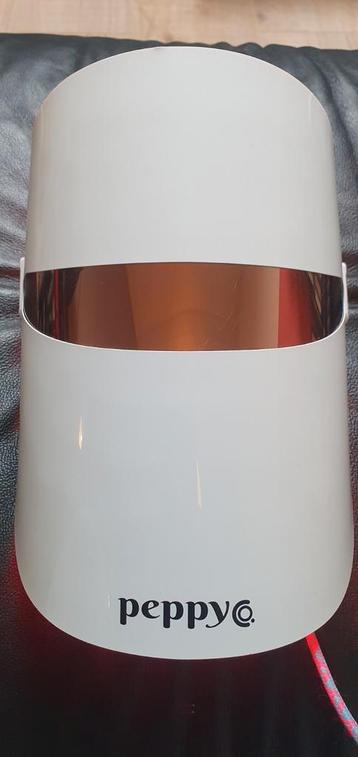 Laat je huid stralen met PeppyCo LED gezichtsmasker (ZGAN) beschikbaar voor biedingen