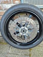 KTM duke 690 machesini velgen met banden, Ophalen