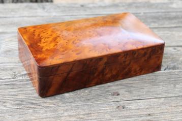 Brocante - Luxe bewaardoosje, wortelnotenhout! beschikbaar voor biedingen