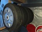 Mini winterbanden met velgen en wieldoppen, Ophalen, Gebruikt, 15 inch, Banden en Velgen