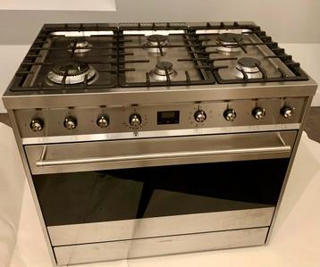 Smeg gasfornuis Vrijstaand 6 Pitten – Multifunctionele Oven beschikbaar voor biedingen