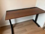 Bureau Mittzon walnootfineer zwart 140x60, Ophalen, Zo goed als nieuw
