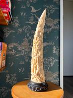 Vintage chinese imitatie olifanten slagtand., Verzamelen, Beelden en Beeldjes, Ophalen of Verzenden, Zo goed als nieuw, Dier