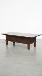 Antieke Zuid-Europese salontafel uit eind 18e eeuw, Antiek en Kunst, Antiek | Meubels | Tafels, Ophalen