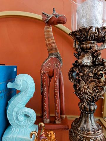 Houtgesneden Giraffe  beschikbaar voor biedingen