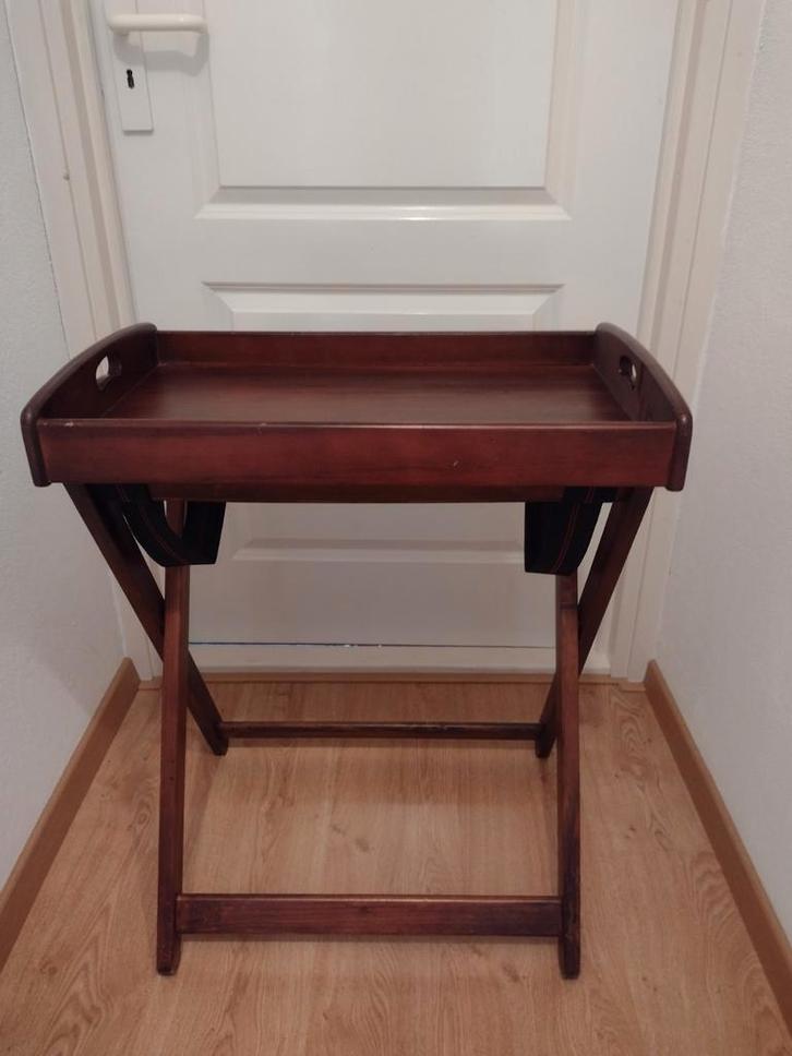 Donkerbruin houten sidetable., Huis en Inrichting, Tafels | Sidetables, Zo goed als nieuw, 25 tot 50 cm, 100 tot 150 cm, Rechthoekig