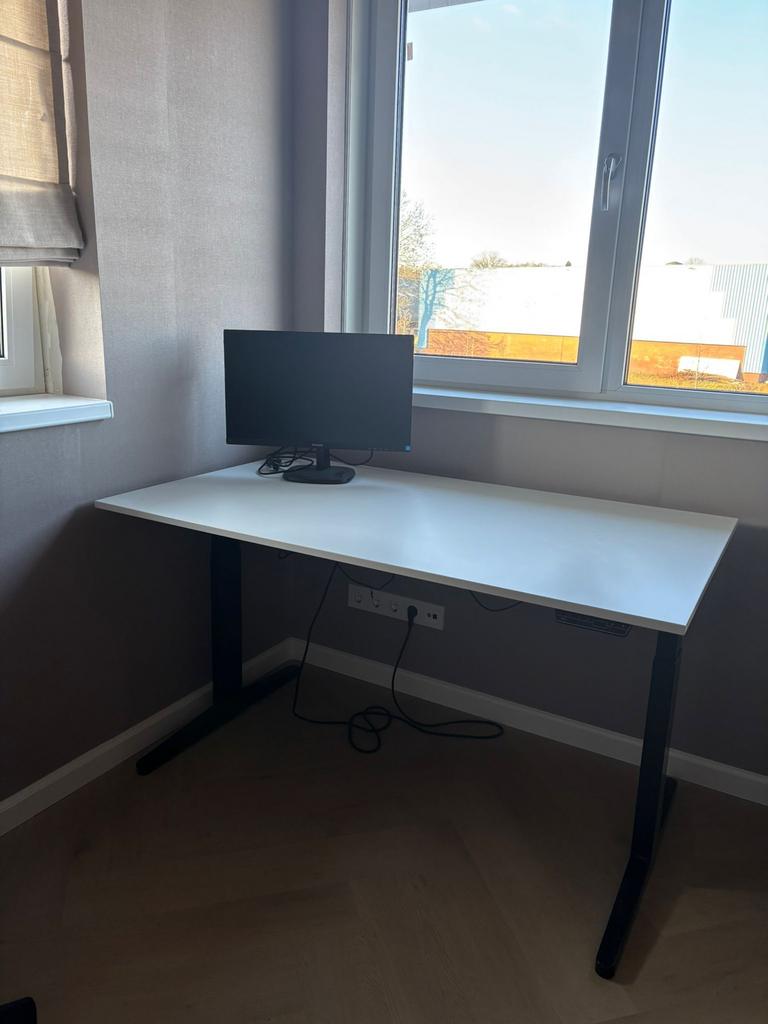 Zit/sta bureau +  Ahrend 2020 bureaustoel, Huis en Inrichting, Ophalen of Verzenden, Elektrisch, Zo goed als nieuw