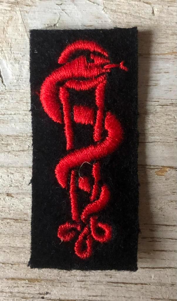 Marine Embleem  ZIEKENVERPLEGER, Verzamelen, Militaria | Algemeen, Marine, Embleem of Badge, Nederland, Verzenden