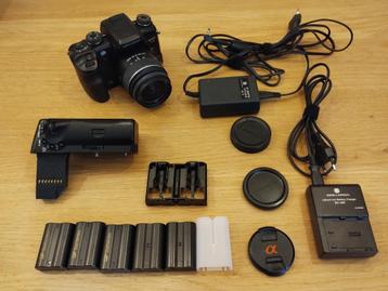 Konica Minolta 7D vertical grip, accu's, acculader en lader beschikbaar voor biedingen